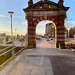 Zentrale, Familienfreundliche Nahe Hbf, Ideal Fuer Geschaeftsreisen Und Stadterkundungen Apartament Emden