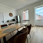 Zentrale, Familienfreundliche Nahe Hbf, Ideal Fuer Geschaeftsreisen Und Stadterkundungen Emden