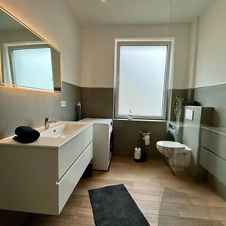 Zentrale, Familienfreundliche Nahe Hbf, Ideal Für Geschäftsreisen Und Stadterkundungen *