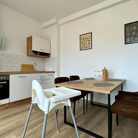 Zentrale, Familienfreundliche Nahe Hbf, Ideal Fuer Geschaeftsreisen Und Stadterkundungen Apartment Emden