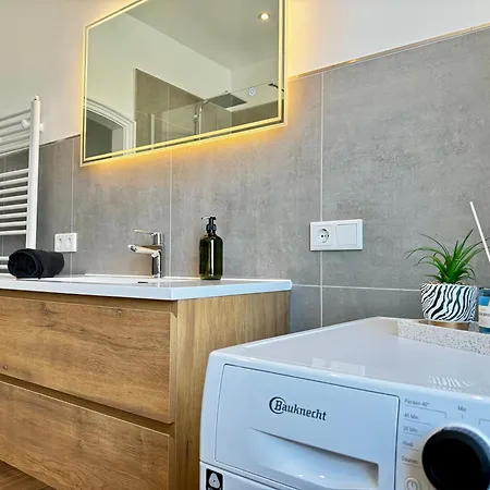 Zentrale, Familienfreundliche Nahe Hbf, Ideal Fuer Geschaeftsreisen Und Stadterkundungen Apartment Emden