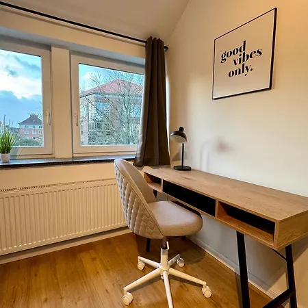 Apartment Zentrale, Familienfreundliche Nahe Hbf, Ideal Fuer Geschaeftsreisen Und Stadterkundungen Emden