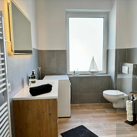 Zentrale, Familienfreundliche Nahe Hbf, Ideal Für Geschäftsreisen Und Stadterkundungen Emden