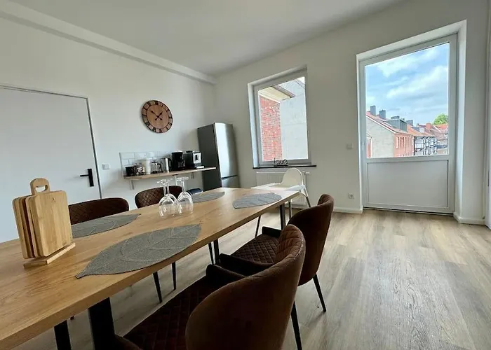 Zentrale, Familienfreundliche Nahe Hbf, Ideal Fuer Geschaeftsreisen Und Stadterkundungen 埃姆登