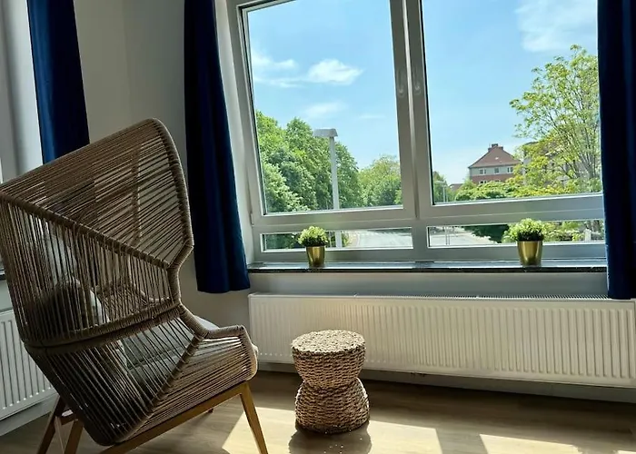Zentrale, Familienfreundliche Nahe Hbf, Ideal Fuer Geschaeftsreisen Und Stadterkundungen 埃姆登