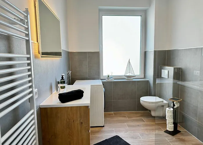 Zentrale, Familienfreundliche Nahe Hbf, Ideal Fuer Geschaeftsreisen Und Stadterkundungen 埃姆登