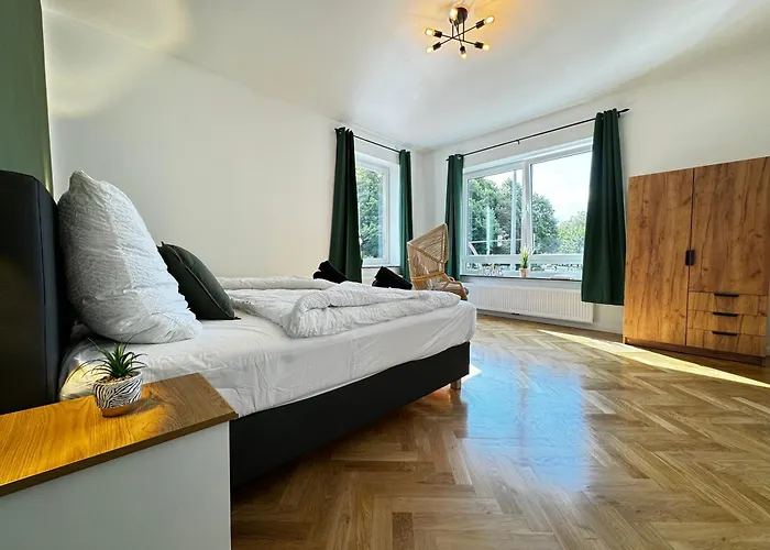 Zentrale, Familienfreundliche Nahe Hbf, Ideal Fuer Geschaeftsreisen Und Stadterkundungen * 埃姆登