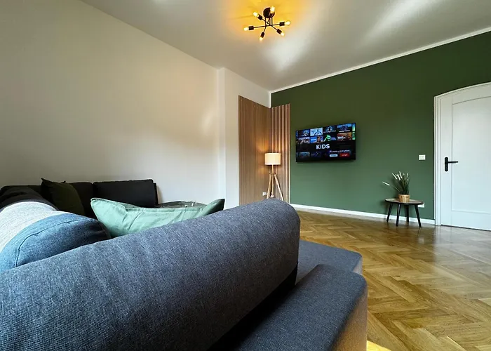 Zentrale, Familienfreundliche Nahe Hbf, Ideal Für Geschäftsreisen Und Stadterkundungen Emden